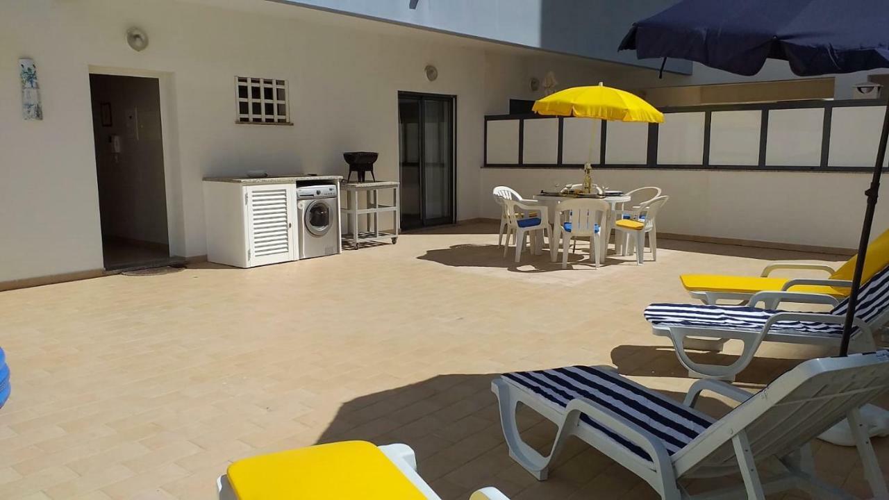 T2 Tahiti - Terraco, Familiar, Garagem, Wifi Lägenhet Quarteira Exteriör bild