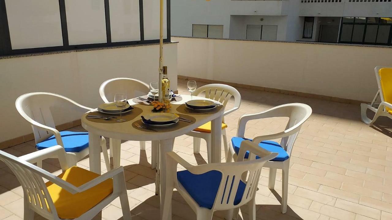 T2 Tahiti - Terraco, Familiar, Garagem, Wifi Lägenhet Quarteira Exteriör bild